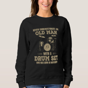 Camiseta Nunca subestime um velho com uma bateria Nov