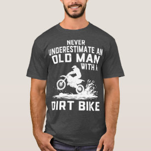 Camiseta Nunca subestime um velho com uma moto de saia 1
