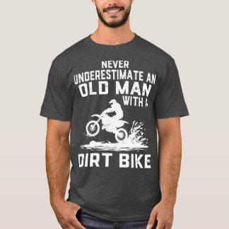 Camiseta Nunca subestime um velho com uma moto de saia 1