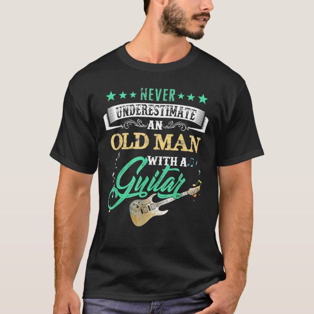 Camiseta Nunca Subestime Um Velho Com Violão (Frente)