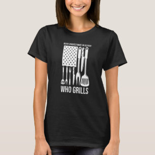 Camiseta Nunca subestime um velho que grita grills