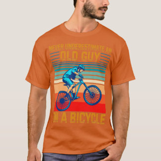 Camiseta Nunca Subestime Uma Cara Antiga Em Um Ciclo De Bic
