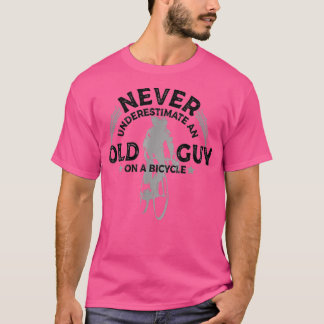 Camiseta Nunca Subestime Uma Cara Antiga Em Um Ciclo De Bic