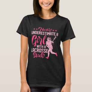 Camiseta Nunca Subestime Uma Garota Com Um Pau De Lacrosse