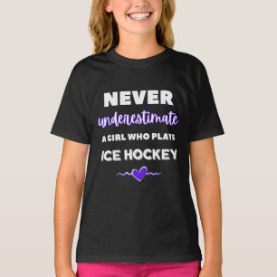 Camiseta Nunca subestime uma garota que joga hóquei no gel