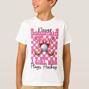 Camiseta Nunca Subestime Uma Menina Que Jogue Hóquei Coquet