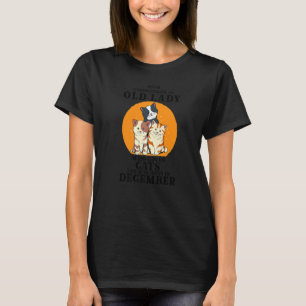 Camiseta Nunca Subestime Uma Velha Que Ama A Morte De Gatos