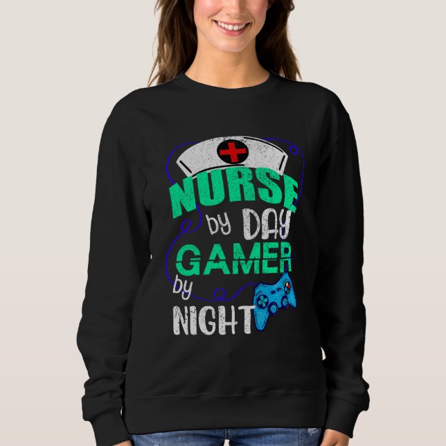 Camiseta Nurse by Day Gamer by Night (Frente)