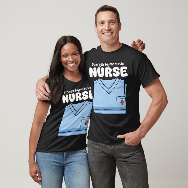 CAMISETA NURSE - STRENGTH BEYOND SCRUBS (Unissex)