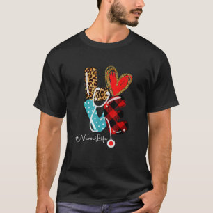 Camiseta NurseLife RN LPN CNA Healthcare Heart Leopard Nurs