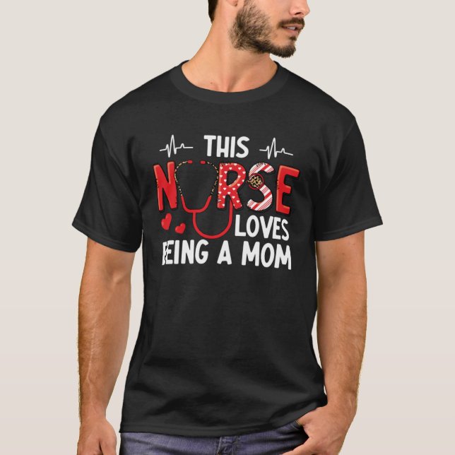 Camiseta Nursing Mom Nursing Mama Nursing Practitioner Nurs (Frente)
