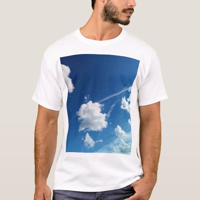 Camiseta Nuvens à luz (Frente)