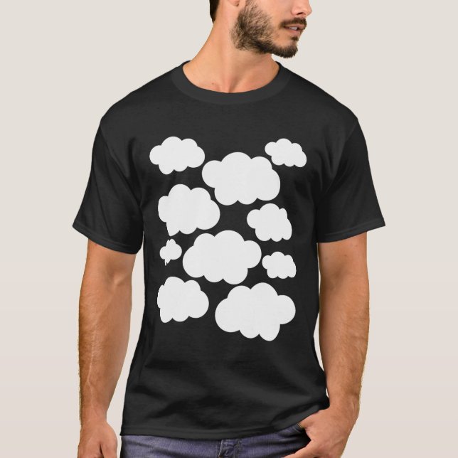 Camiseta Nuvens Brancas de Figuras de Halloween (Frente)
