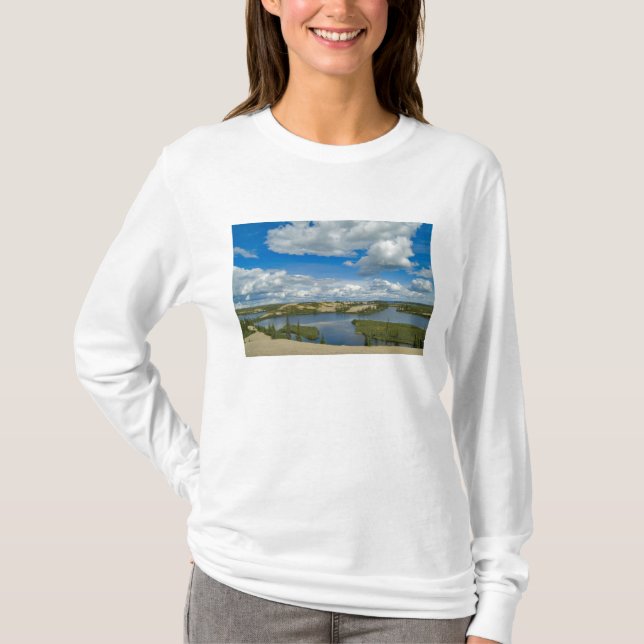 Camiseta Nuvens cúmulus pairam sobre lagos, Noroeste (Frente)