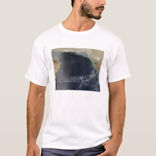 Camiseta Nuvens de onda sobre o mar Árabe