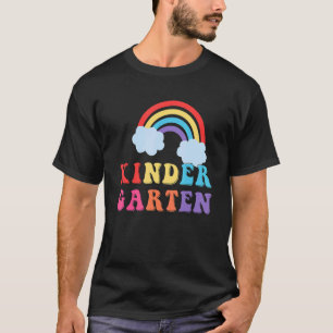 Camiseta Nuvens Do Jardim Infantil E Arco-Íris