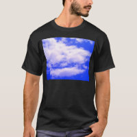Nuvens e céu azul limpo