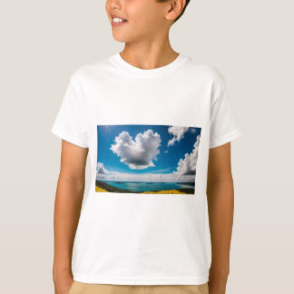 Camiseta nuvens em forma de coração