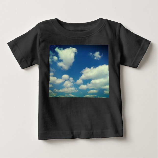 Camiseta Nuvens, num céu azul (Frente)