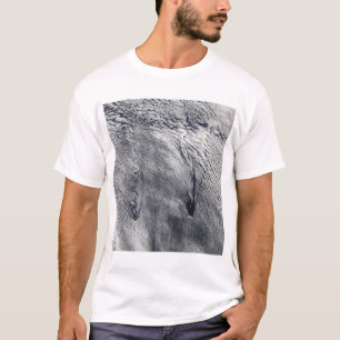 Camiseta Nuvens sobre as ilhas de Juan Fernández