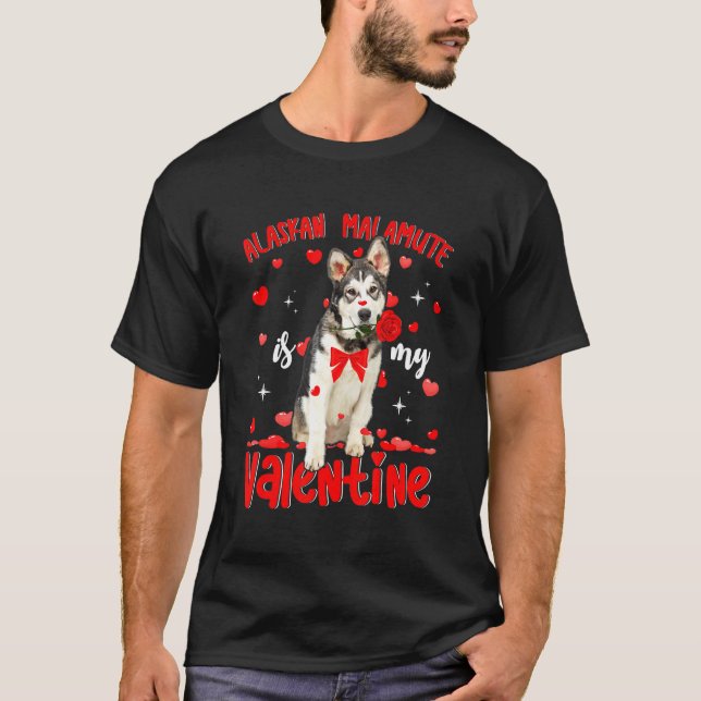 Camiseta O Alaskan Malamute É O Meu Namorados Cachorro Pai  (Frente)