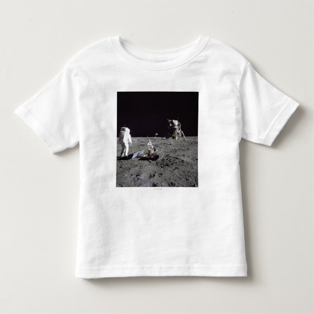 Camiseta O Aldrin olha para trás na base da tranquilidade (Frente)