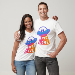 Camiseta O AMOR É Aliens de OVNI Coloridos Orgulho Arco-Íri