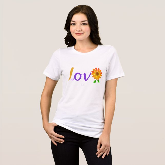 Camiseta O Amor É... Tee (Frente Completa)