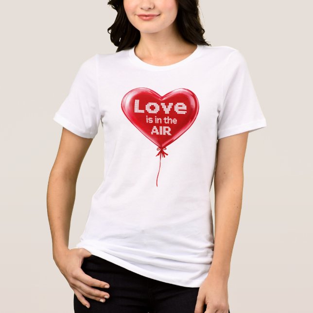 Camiseta O amor está no dia de os namorados aéreo (Frente)