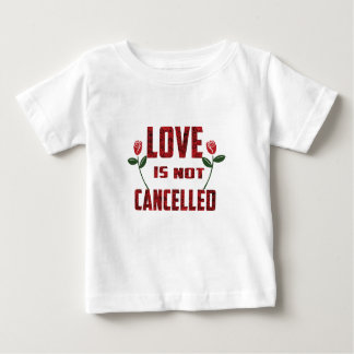 Camiseta O amor não é cancelado, bebê