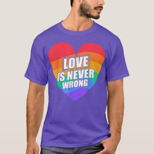 Camiseta O Amor Nunca Está Errado Na Parada Do Orgulho Tran