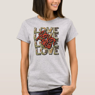 Camiseta O Amor Nunca Falha