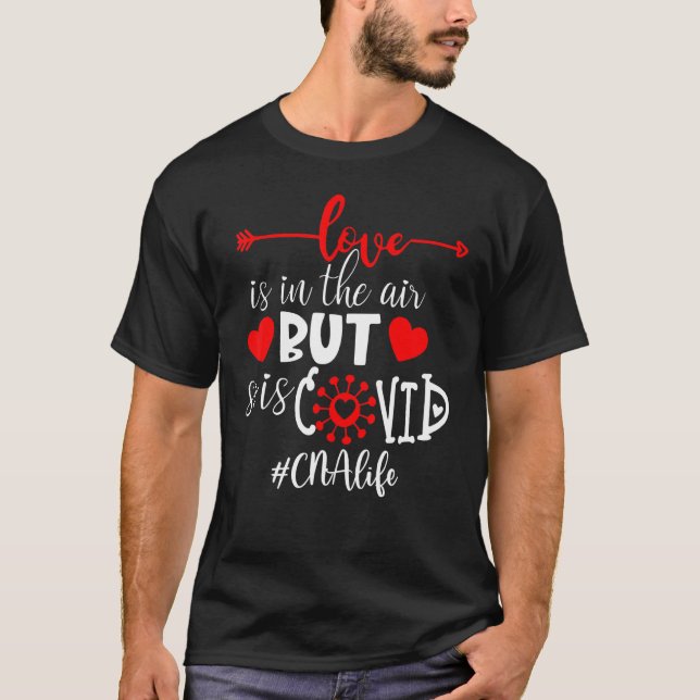 Camiseta O Amor Pode Estar No Ar, Mas Também O É (Frente)
