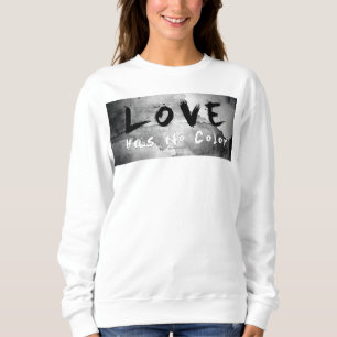 Camiseta O amor SlipperyJoe não tem cor raça tom de pele li
