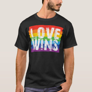 Camiseta O Amor Vence LGBT , Orgulho Lésbico, Orgulho Arco-