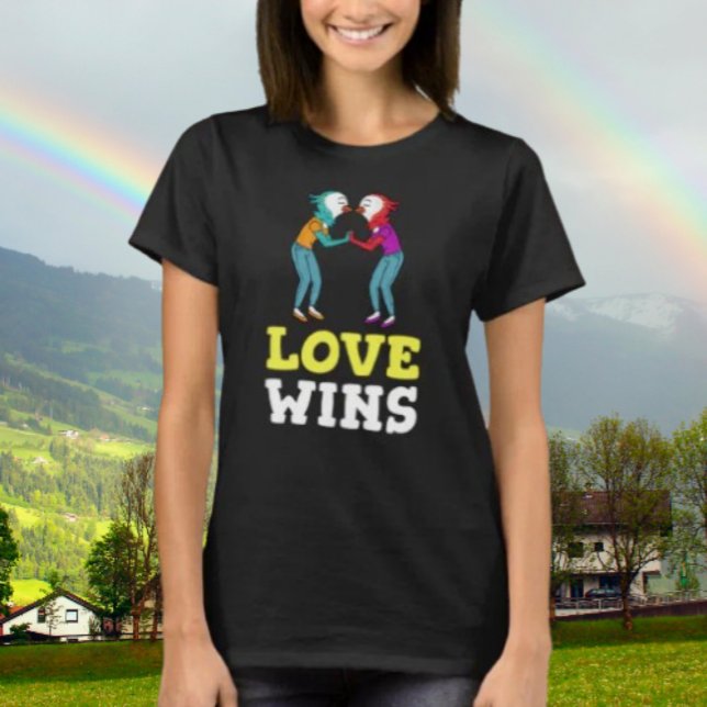 Camiseta O Amor Vence Pássaros (Criador carregado)