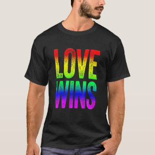 Camiseta O amor vence - Presente do Orgulho LGBT