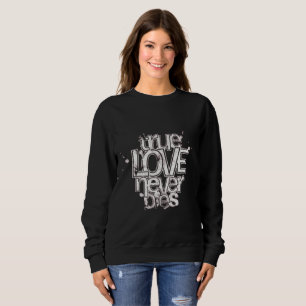 Camiseta O Amor Verdadeiro Nunca Morre - Casais de Estética