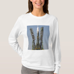 Camiseta O andaime do lançamento é aumentado no lugar
