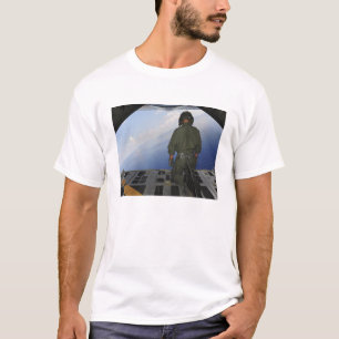 Camiseta O aviador observa as águas do golfo de Mexic