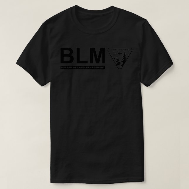Camiseta O BLM Bureau of Land Management BLACK 3 (Frente do Design)