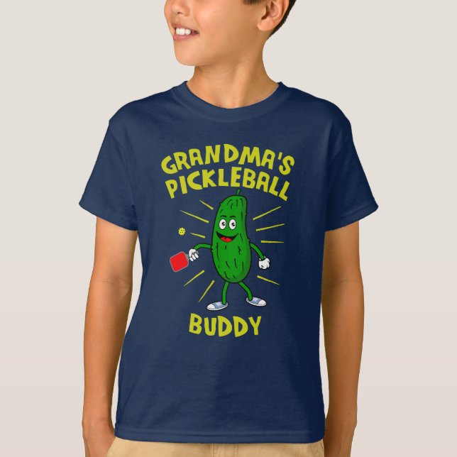 Camiseta O Buddy da Vovó Pickleball - Kawaii Pickleball Dil (Frente)