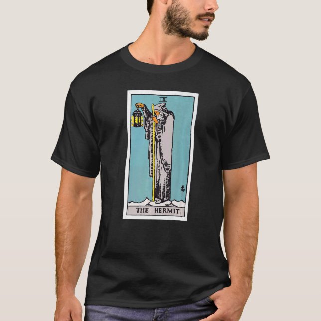Camiseta O Cartão Hermit Tarot Tradicional (Frente)
