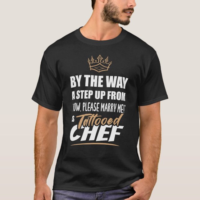 Camiseta O Chef Tatuado é o Ultimate em Recurso. Presente d (Frente)