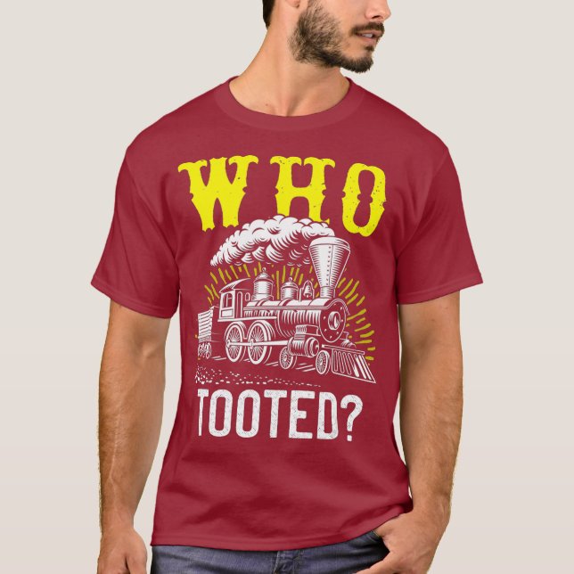 Camiseta O Comboio Arrastado Aproxima Comboio Da Estrada De (Frente)