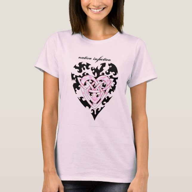 Camiseta o coração tribal celta das mulheres (Frente)