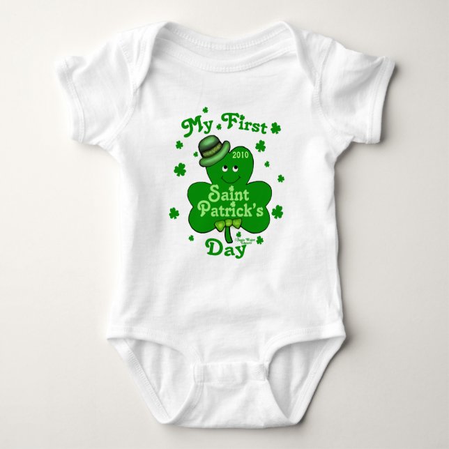 Camiseta O dia de primeiro St Patrick do bebê feito sob (Frente)