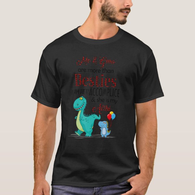 Camiseta O Dinossauro Eu E A Gma São Mais Do Que Bestias El (Frente)