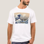 Camiseta O Excelente Drone Onda De Kanagawa<br><div class="desc">A imagem mostra um drone filmando uma enorme onda ameaçando três barcos ao largo da costa na Baía de Sagami enquanto o Monte Fuji sobe ao fundo. Esta é uma das primeiras avistações de drones.</div>
