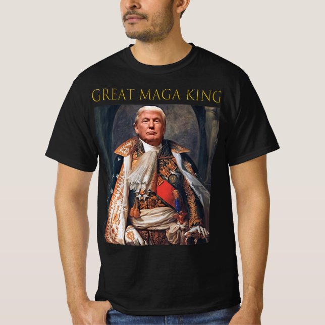 Camiseta O Excelente Maga King Divertido Trump Ultra Maga K (Frente)